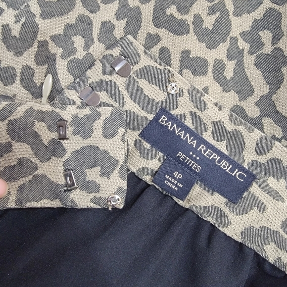 Banana Republic Cheetah Print Textured Skirt Size 4P - Picture 12 of 15
